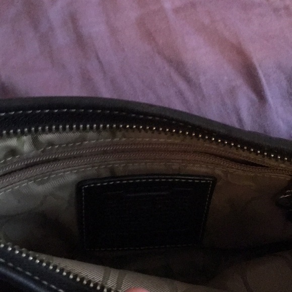 Coach mini hobo leather purse - Picture 3 of 3
